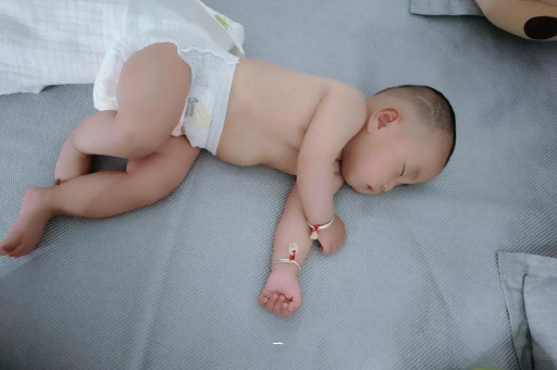 海丰怀孕肚子撑的难受